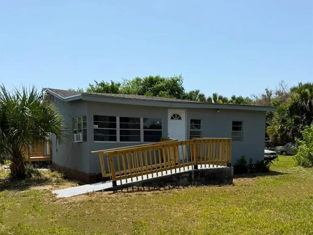 4250 29TH AVE - Front at 4250 29th Avenue, Vero Beach