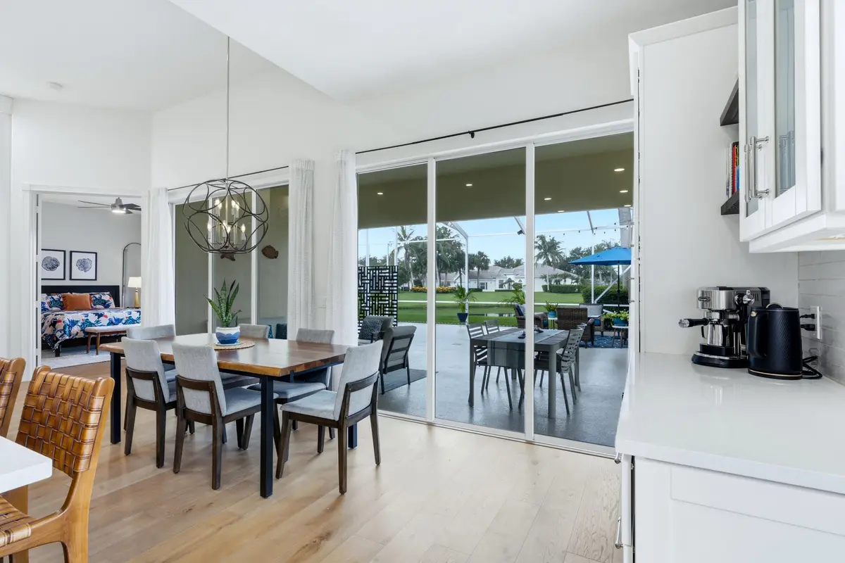 Dining/ Coffee Bar at 1321 Saint Lawrence Drive, Palm Beach Gardens