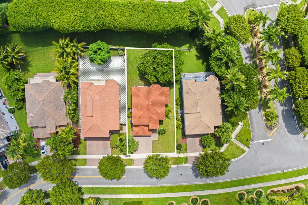 2-web-or-mls-9058-alexandra-cir at 9058 Alexandra Circle, Wellington