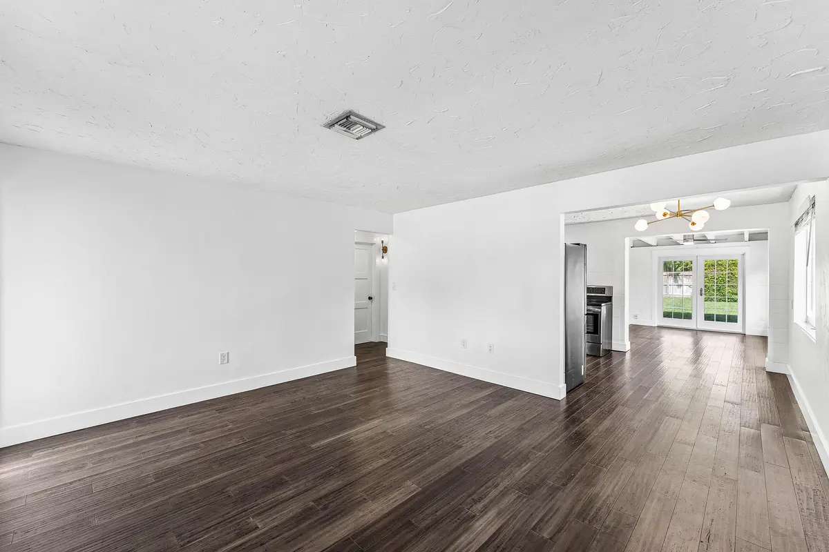 007-2105NorthFederalHighway-LakeWorthBea at 2105 N Federal Highway, Lake Worth Beach