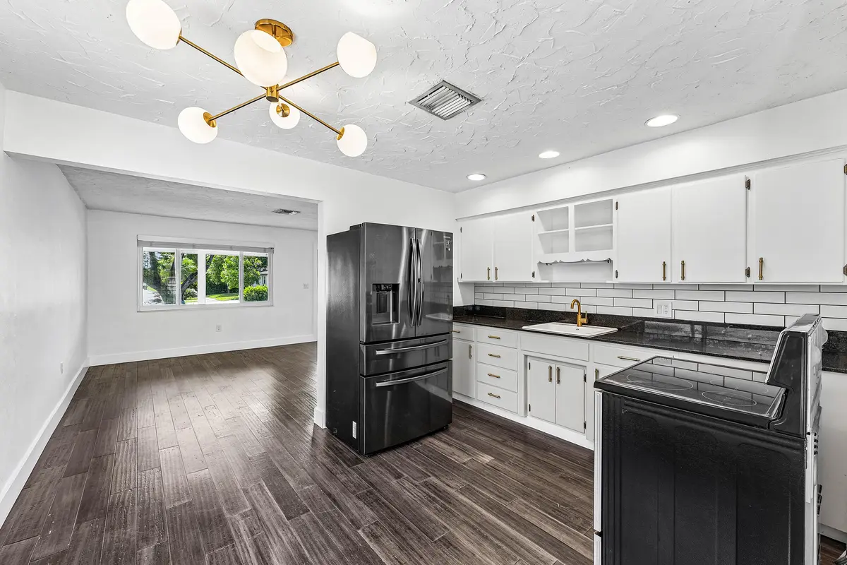 009-2105NorthFederalHighway-LakeWorthBea at 2105 N Federal Highway, Lake Worth Beach