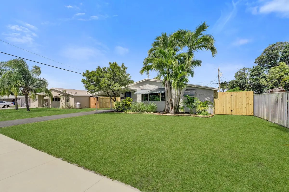DSC01375 at 5940 NE 2nd Avenue, Oakland Park
