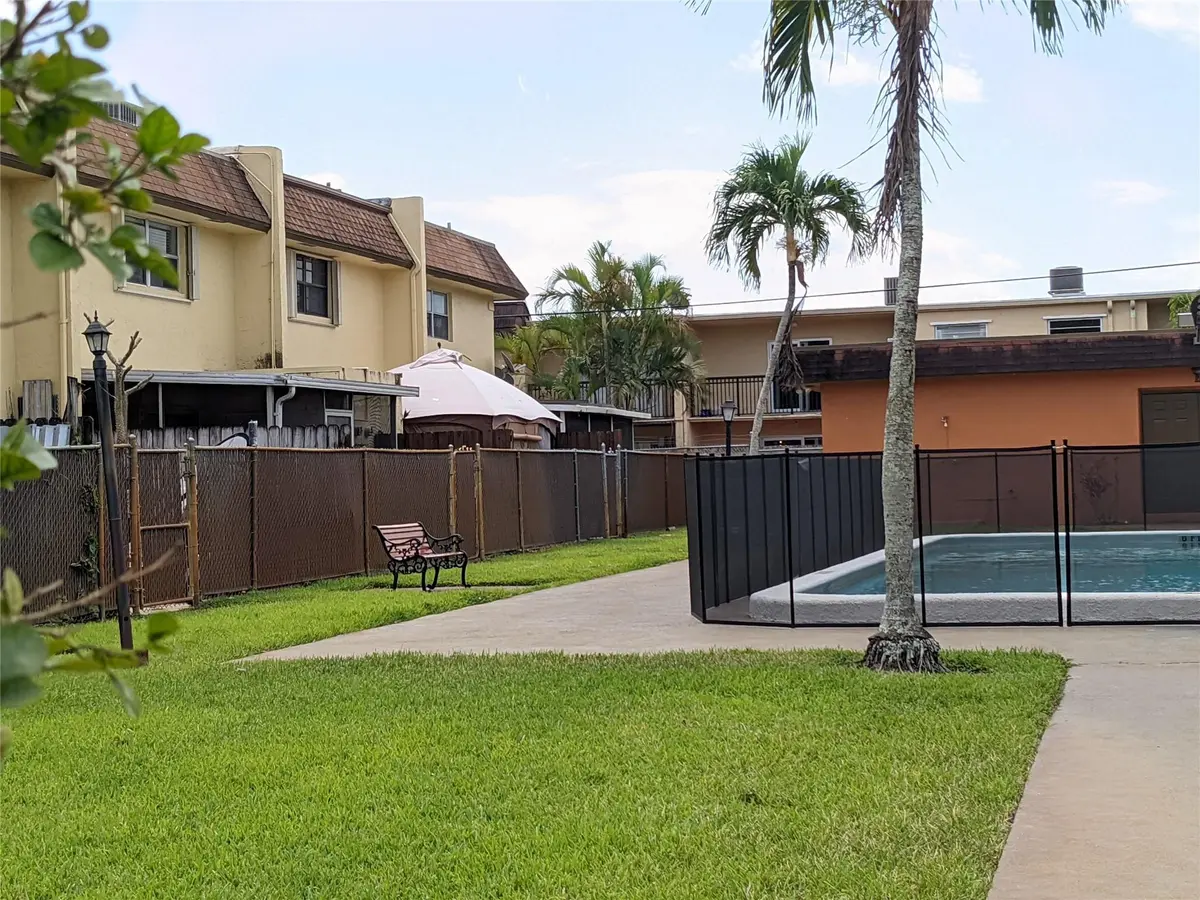 Photo 6 at 6606 SW 41st Street 6606, Davie