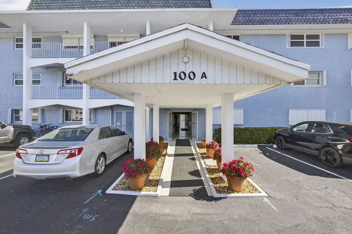 100 shore Ct at 100 Shore Court 307, North Palm Beach