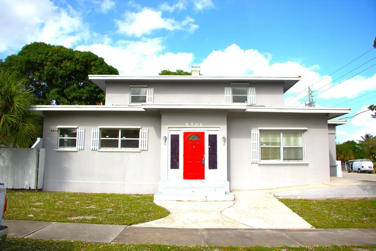 20221201225218275539000000-o at 5701 N Flagler Drive, West Palm Beach