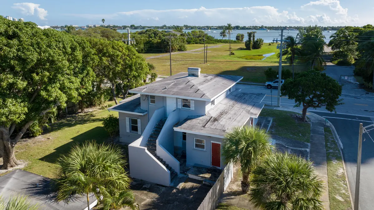 20221112145809135413000000-o at 5701 N Flagler Drive, West Palm Beach