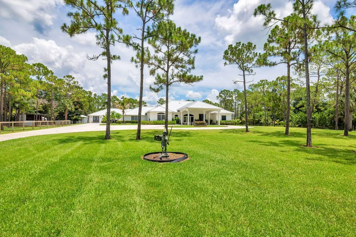 Expansive Front at 14819 Broken Arrow Place, Palm Beach Gardens