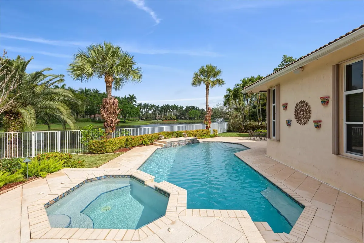 Photo 3 at 4070 Sanderling Lane, Weston