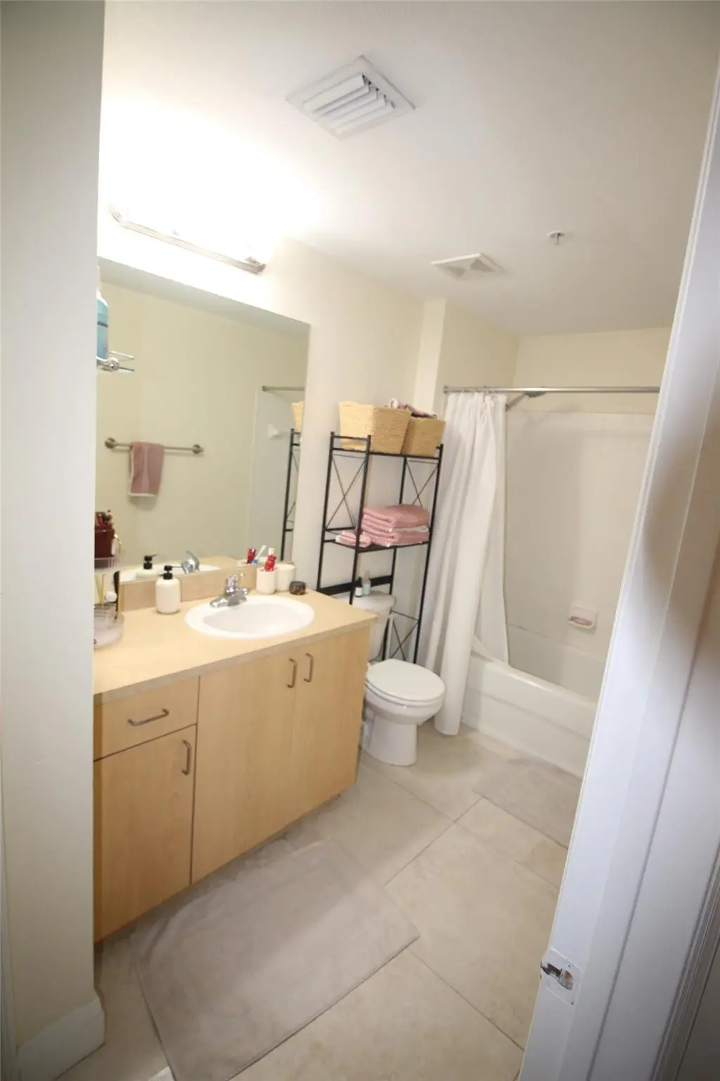 Photo 6 at 533 NE 3rd Avenue 227, Fort Lauderdale