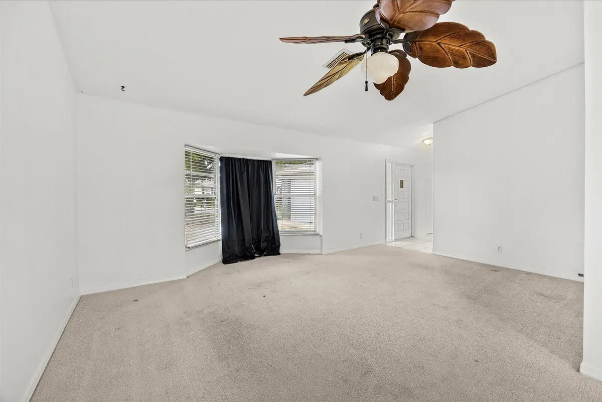 06-hem in-18 at 2550 SE Hemsing Street,