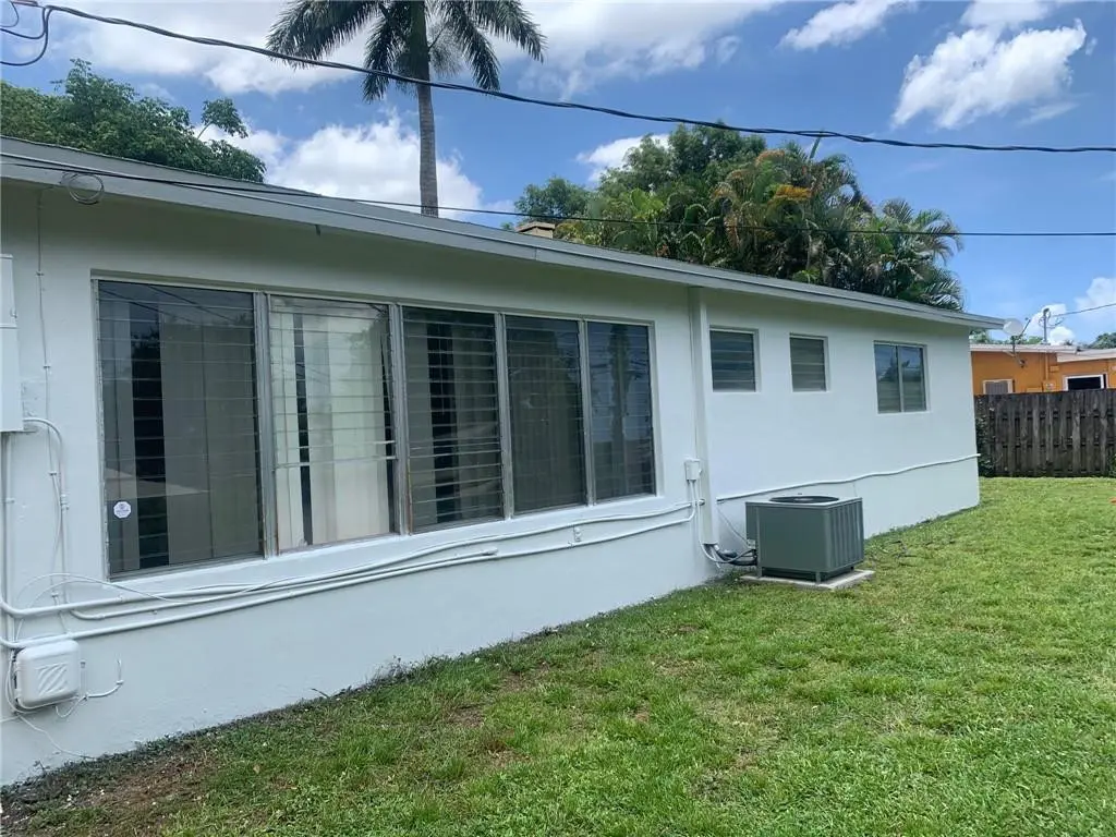 Photo 2 at 6900 NW 14th Court, Plantation
