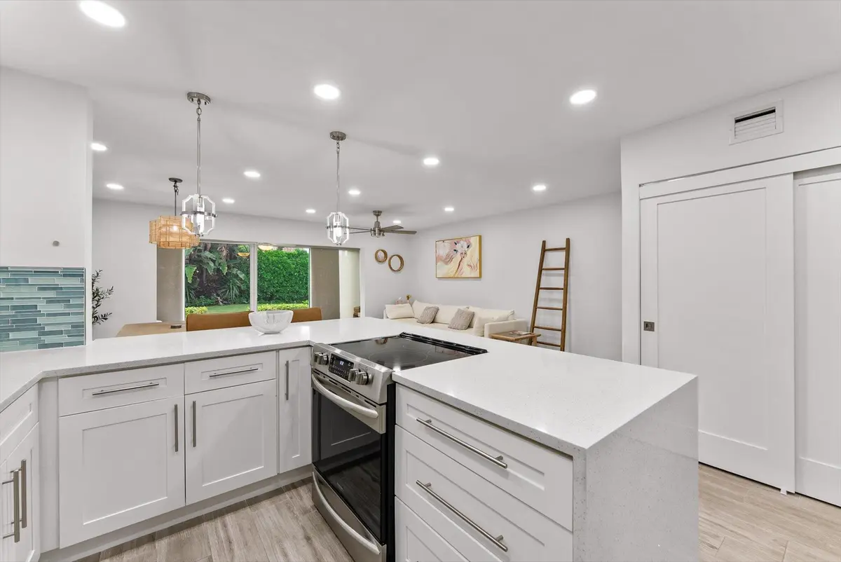11-11 at 5720 Old Ocean Boulevard 4w, Ocean Ridge