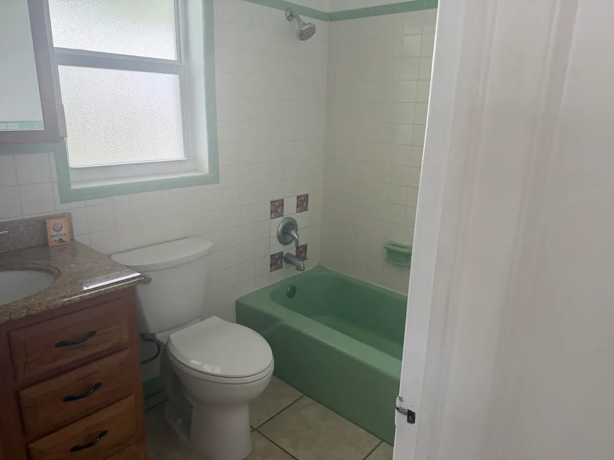 Bath at 400 Northlake Court 204, North Palm Beach