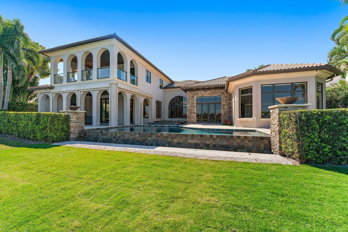 Rear Elevation at 636 Hermitage Circle, Palm Beach Gardens