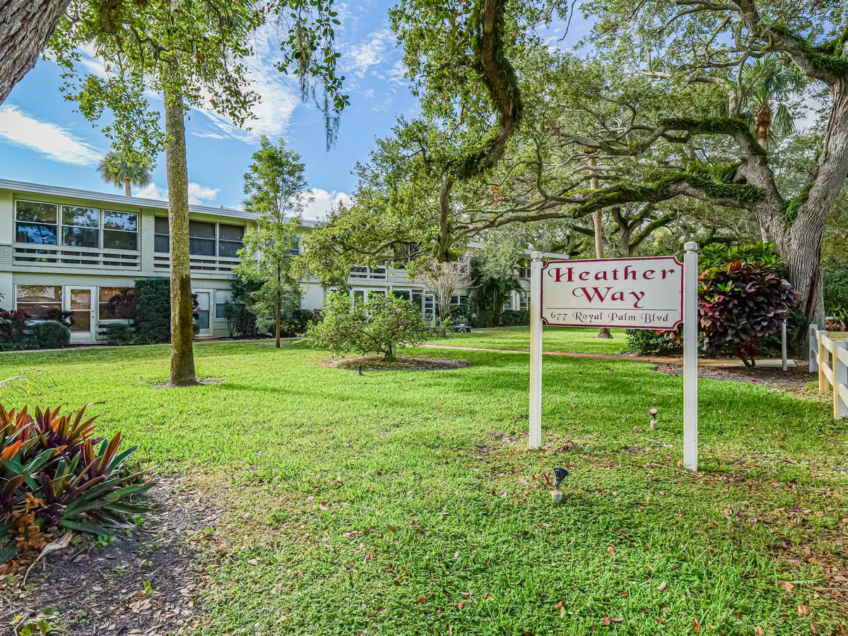 677 ROYAL PALM Boulevard 12, Vero Beach, FL – photo 2