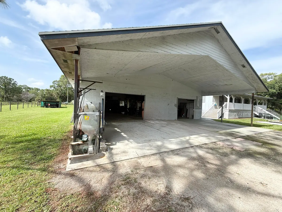 Front Gargage:Workshop at 14800 99th Street, West Palm Beach