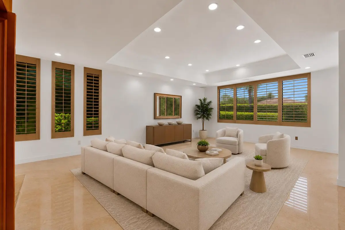 Living Room 4 at 3500 N 45th Avenue, Hollywood
