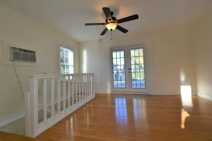 upstairs 2 at 918 S M Street back house, Lake Worth Beach