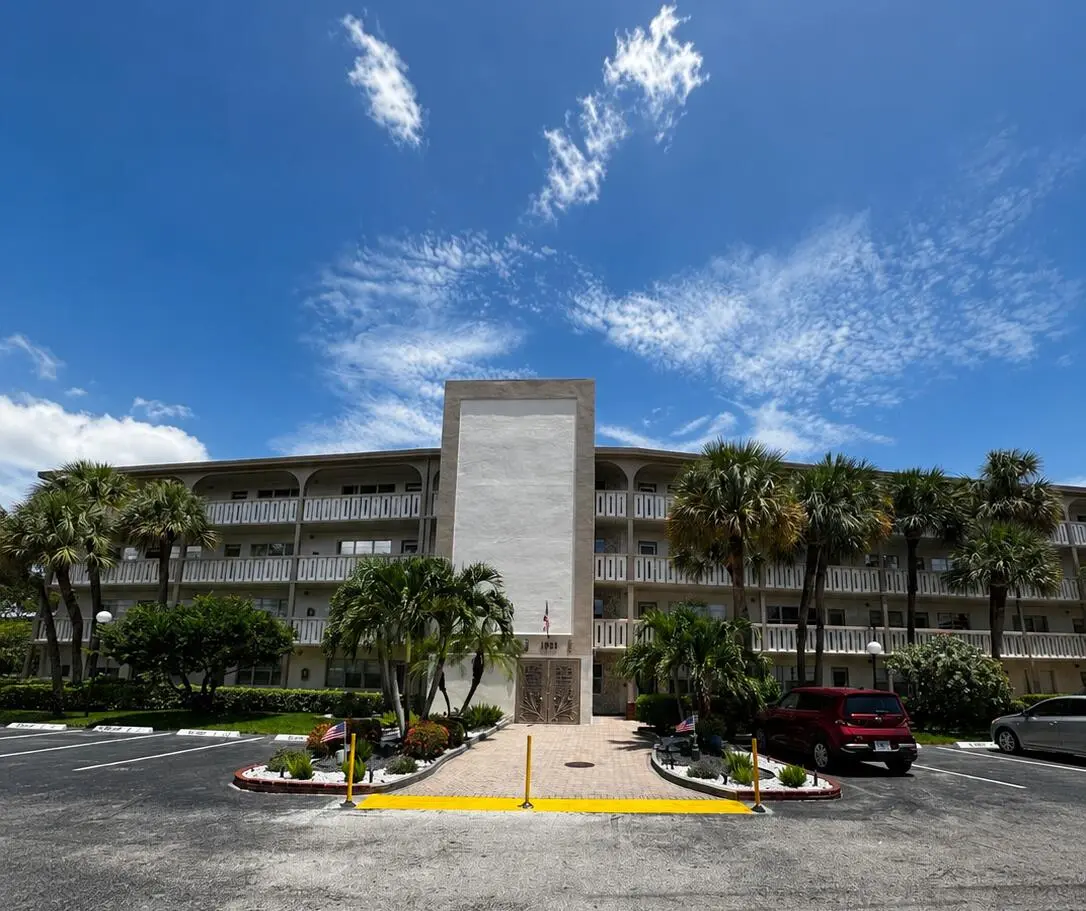 building at 1901 Bermuda Circle F2, Coconut Creek