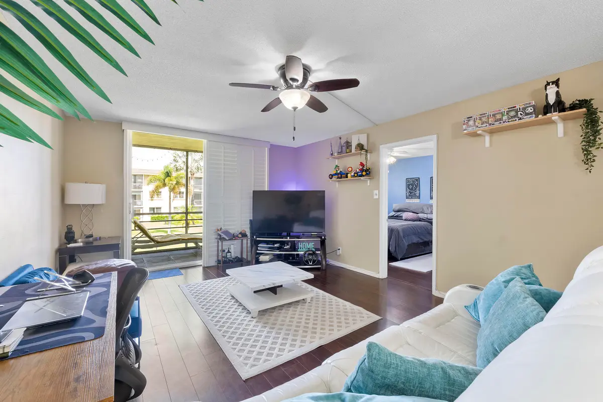Living Room at 4500 N Federal Highway 253F, Lighthouse Point