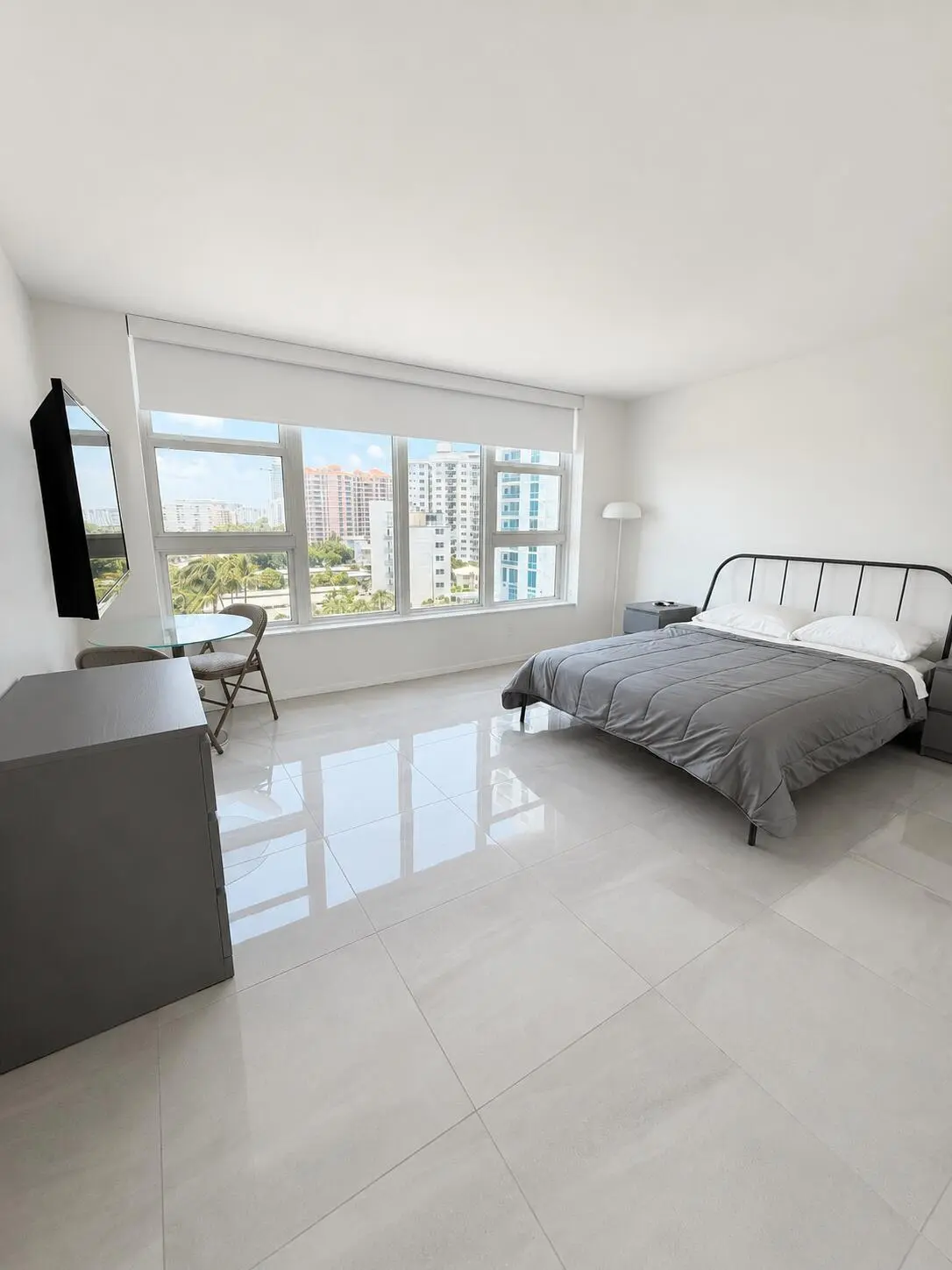 Bed 1 at 1620 S Ocean Boulevard 8H, Lauderdale-By-The-Sea