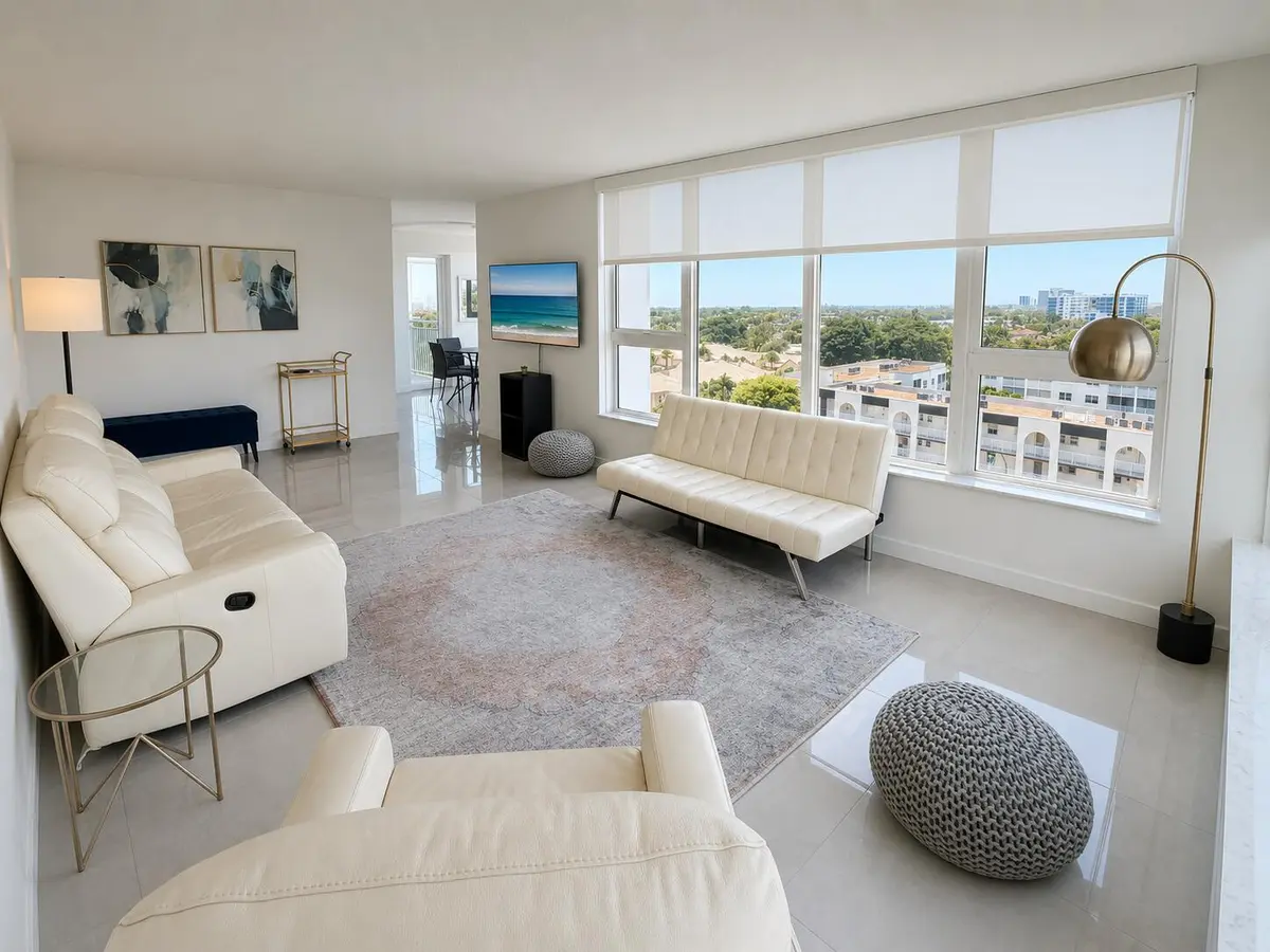 Living 1 at 1620 S Ocean Boulevard 8H, Lauderdale-By-The-Sea