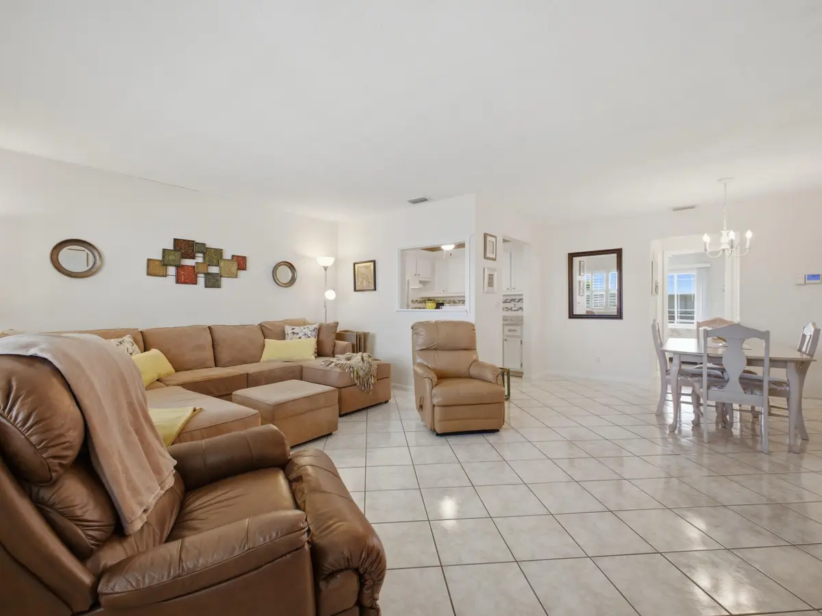 Entry to Living Dining at 350 Horizons 302, Boynton Beach