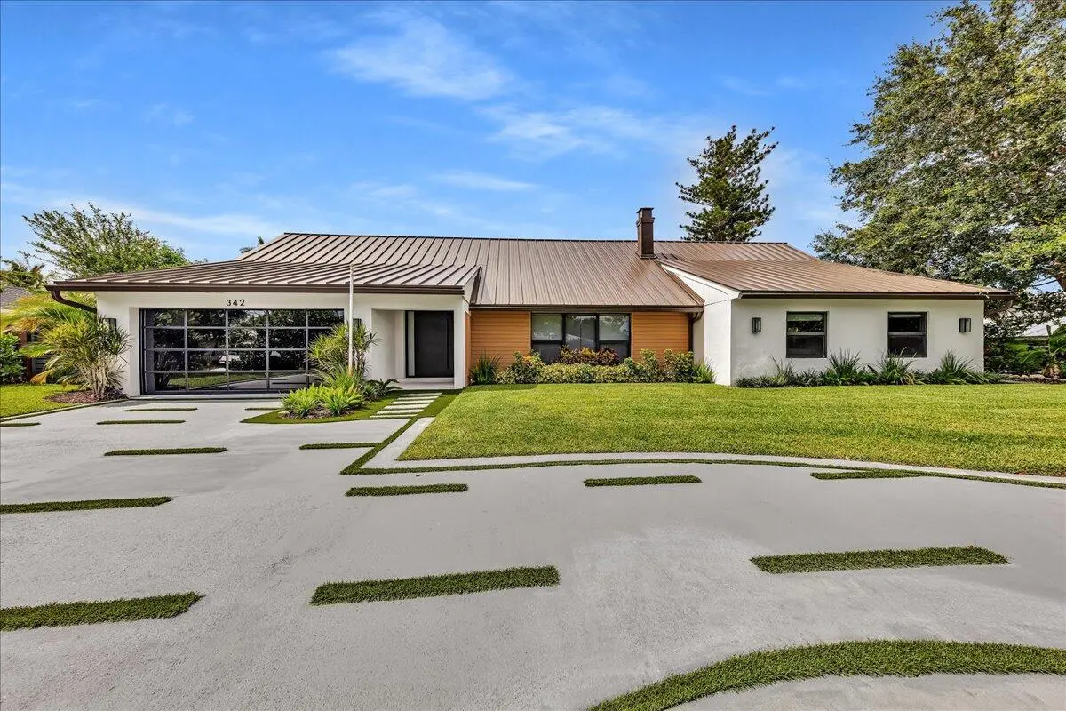 21-306A0275 at 342 N FAIRWAY, Tequesta