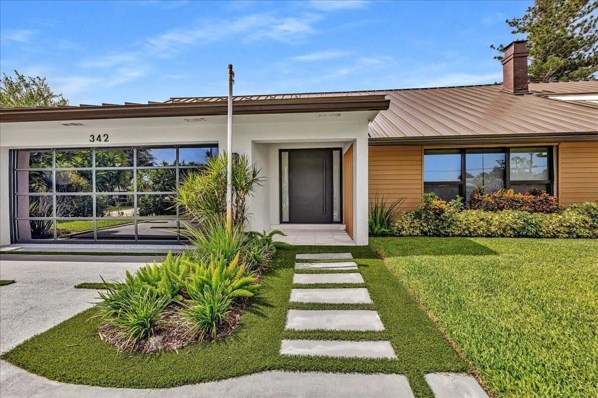 22-306A0282 at 342 N FAIRWAY, Tequesta