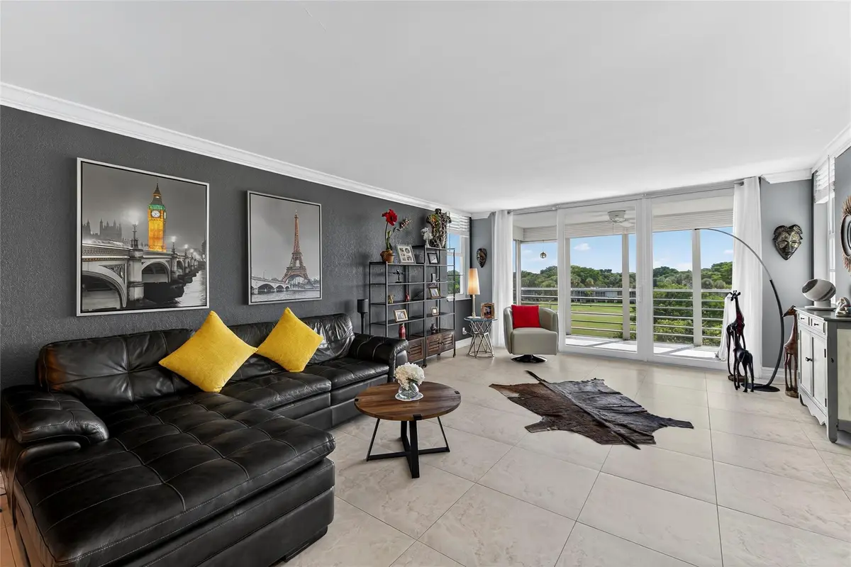 Photo 3 at 802 CYPRESS GROVE Lane 503, Pompano Beach