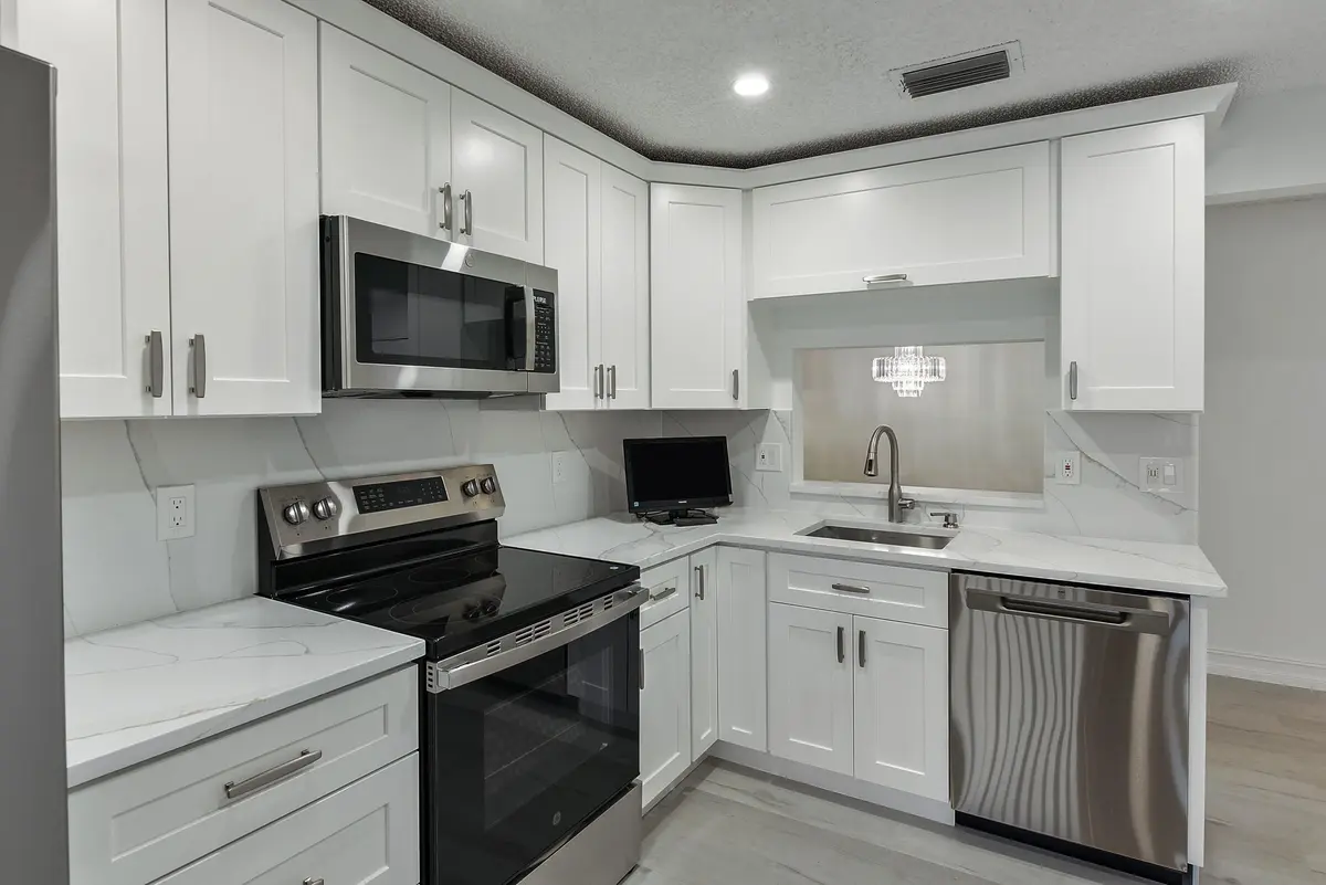 kitchen at 15342 Lakes Of Delray Boulevard 98, Delray Beach