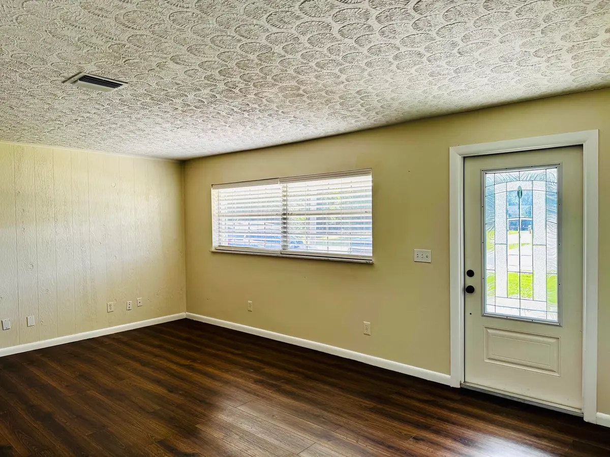 Living Entry way at 5105 Birch Drive, Fort Pierce
