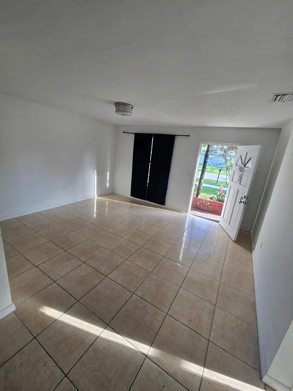 5900 GARFIELD Street E, Hollywood, FL – photo 4