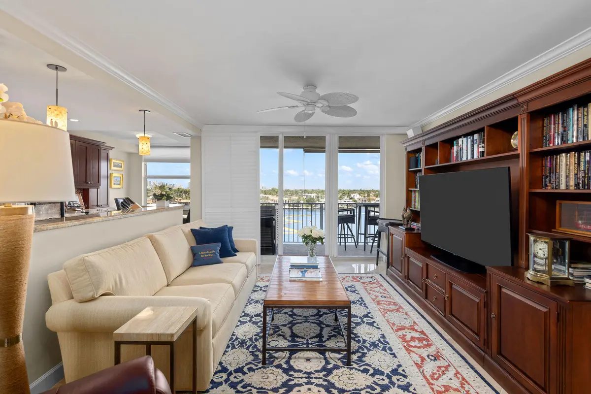 1W0A1334 at 77 S Birch Road 7D, Fort Lauderdale