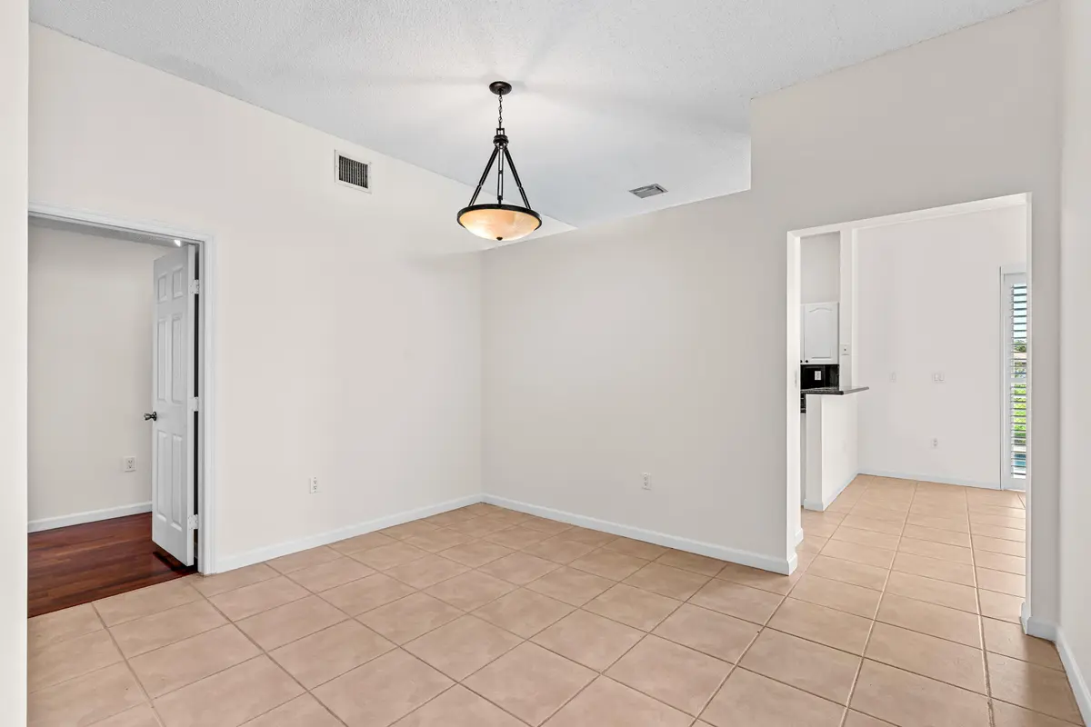 DSC05347 at 376 E Royal Cove Circle, Davie