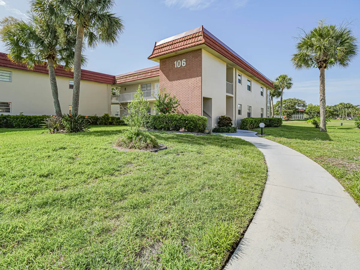 106 Spring Lake Court 201, Vero Beach, FL – photo 4