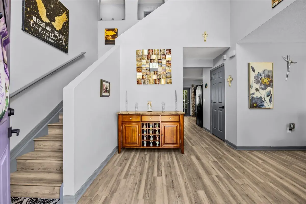 06-ev in-4 at 813 Evernia Street, Sebastian