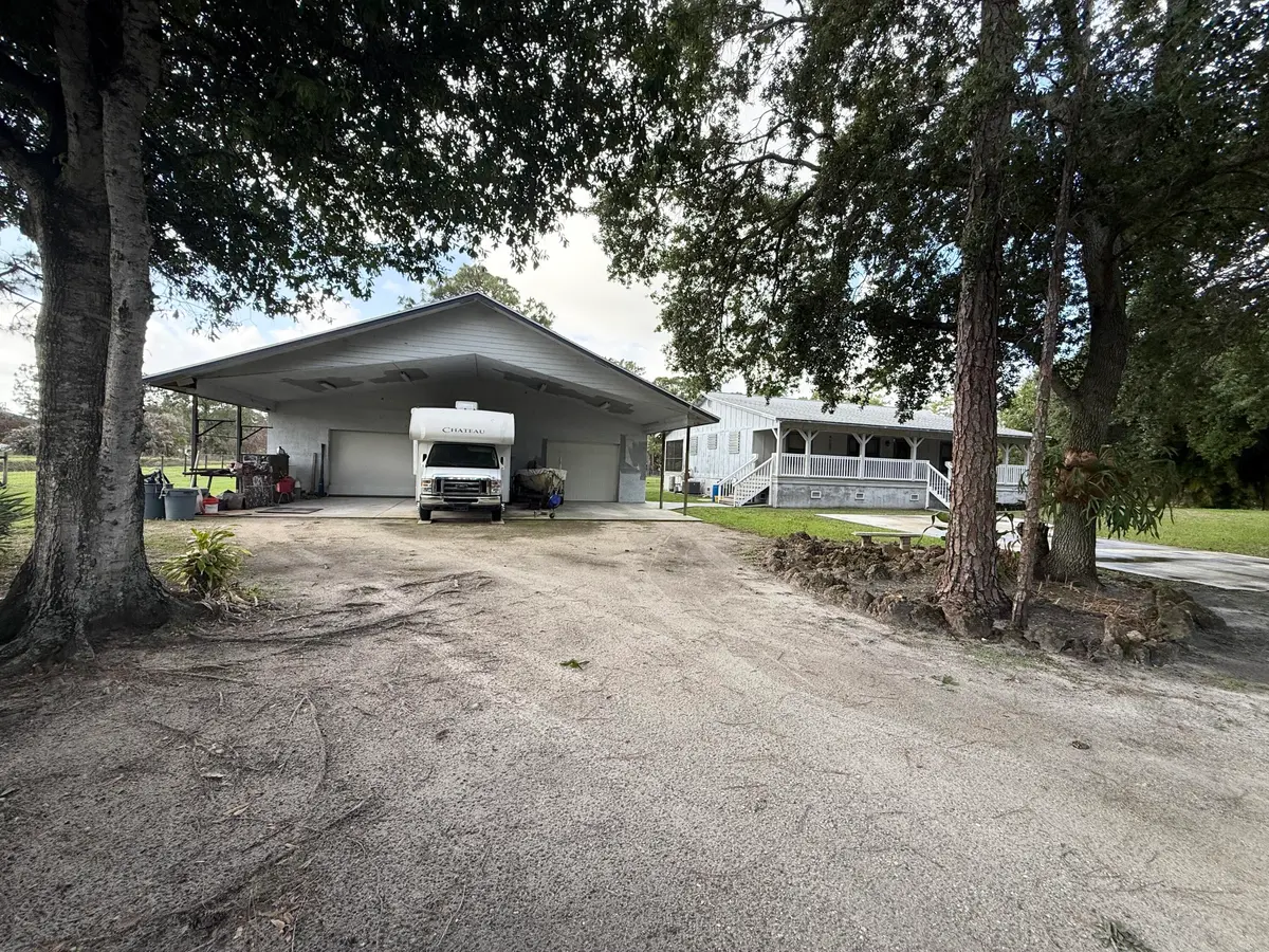 Both Struct 2 at 14800 99th Street, West Palm Beach