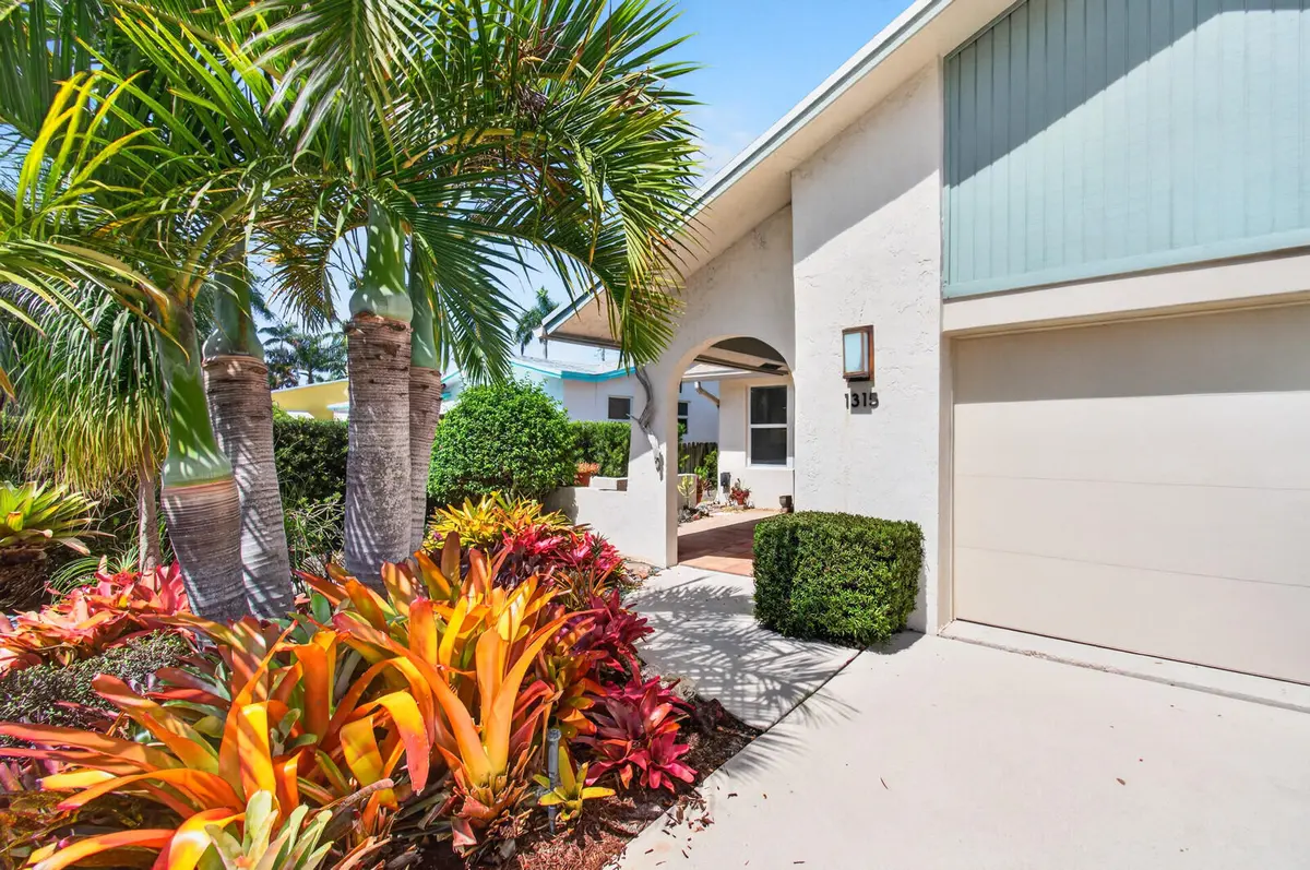 Low Maintenance Landscape at 1315 N Lakeside Drive, Lake Worth Beach