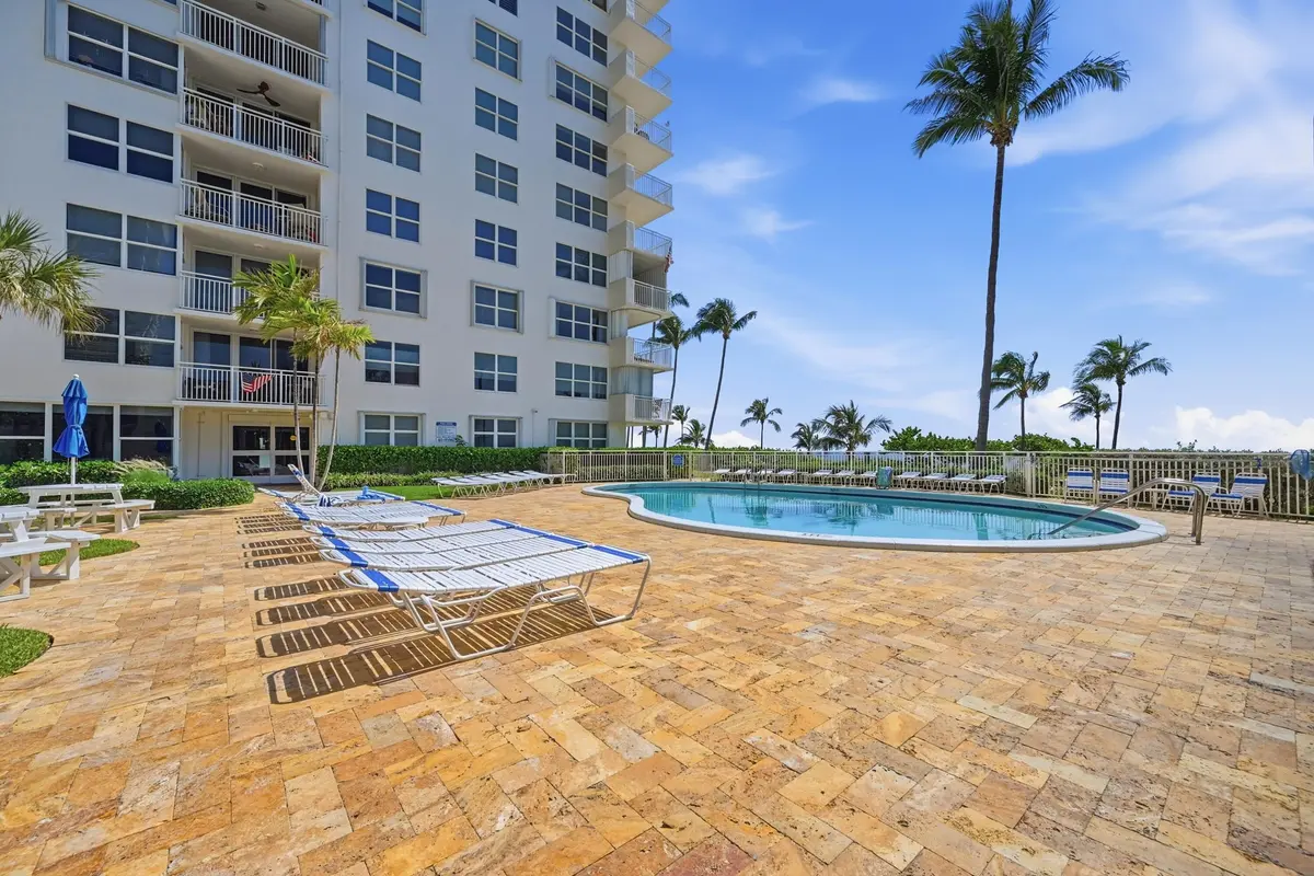04_pool at 5200 N OCEAN Boulevard 914A, Lauderdale-By-The-Sea