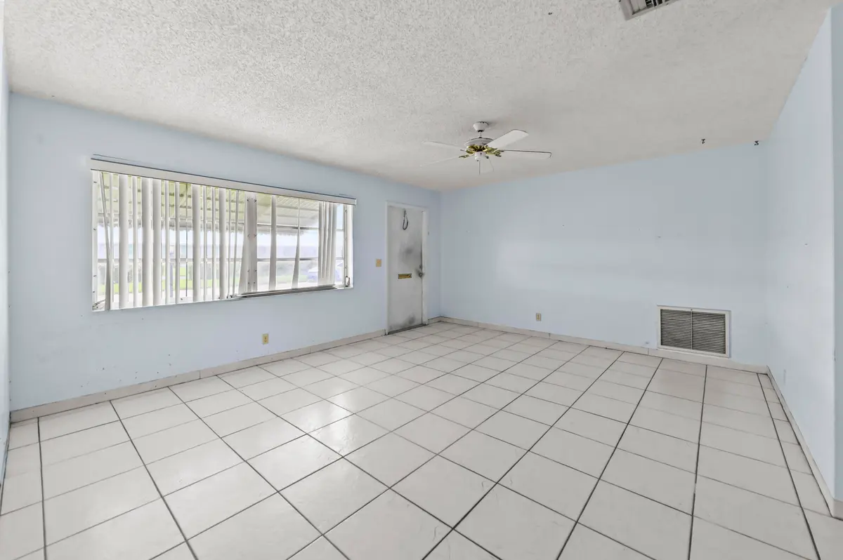 04 Living room 02 at 1196 SW Lake Circle, Boynton Beach