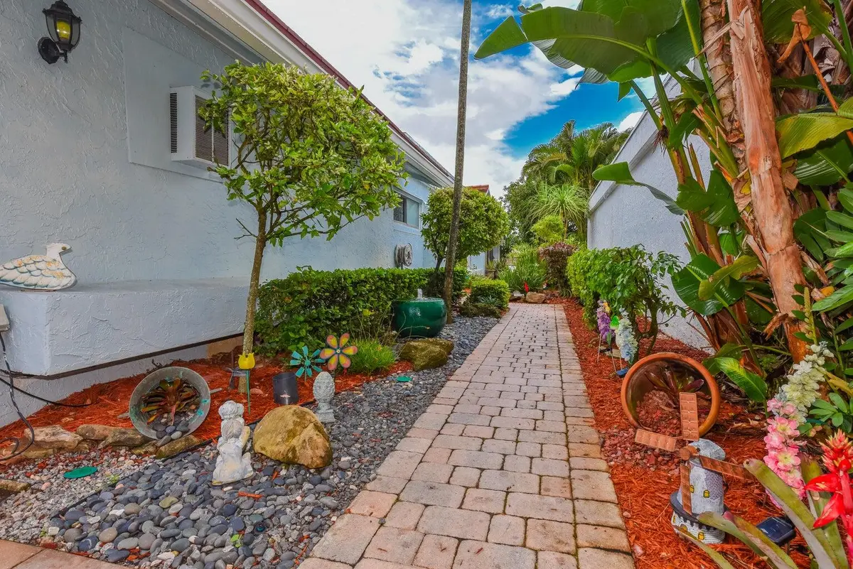bb4 at 5518 Ainsley Court, Boynton Beach