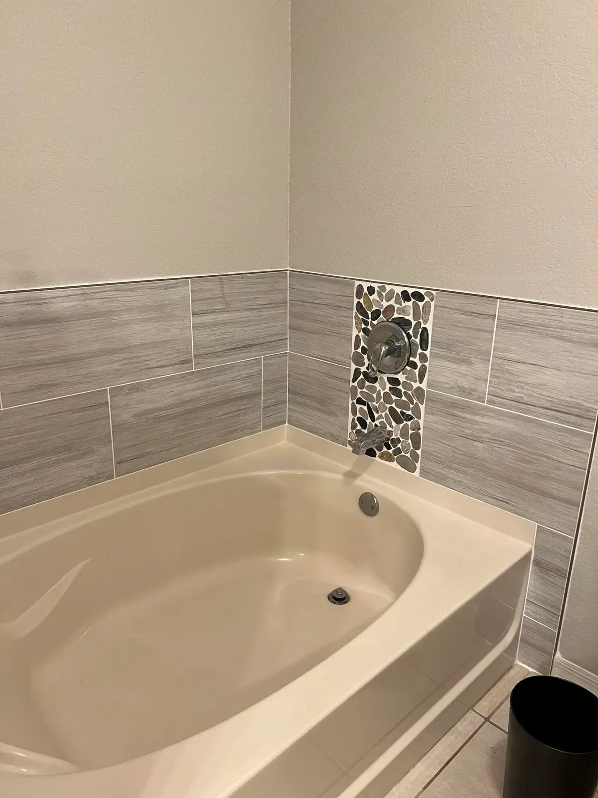 MB Tub at 128 SW Peacock Boulevard 15202, Port St. Lucie