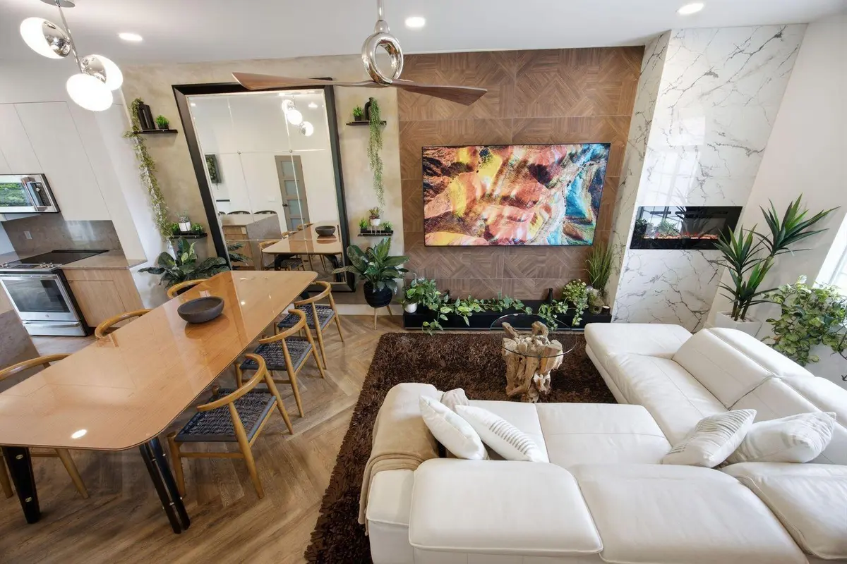 Family Room at 2465 NE 14TH ST Causeway, Pompano Beach