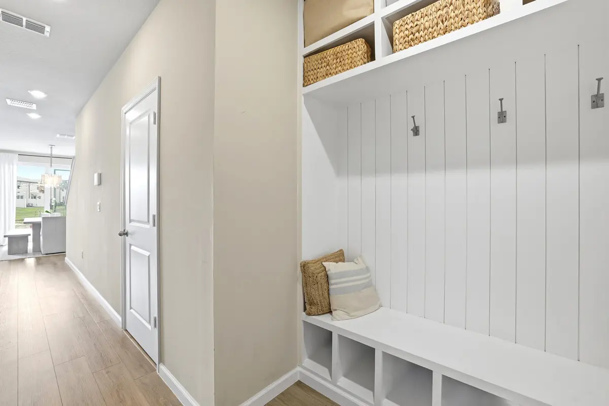 Custom Entry Way at 5650 Enclave Drive, Mangonia Park