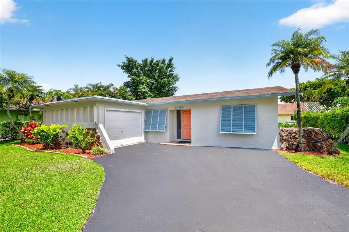 01-8I8A5902 at 10100 NW 71st Place, Tamarac