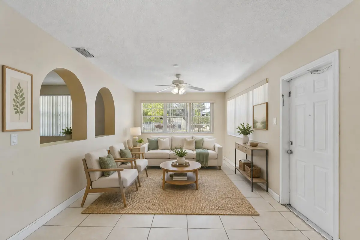 425 CHURCHILL Road, West Palm Beach, FL – photo 8
