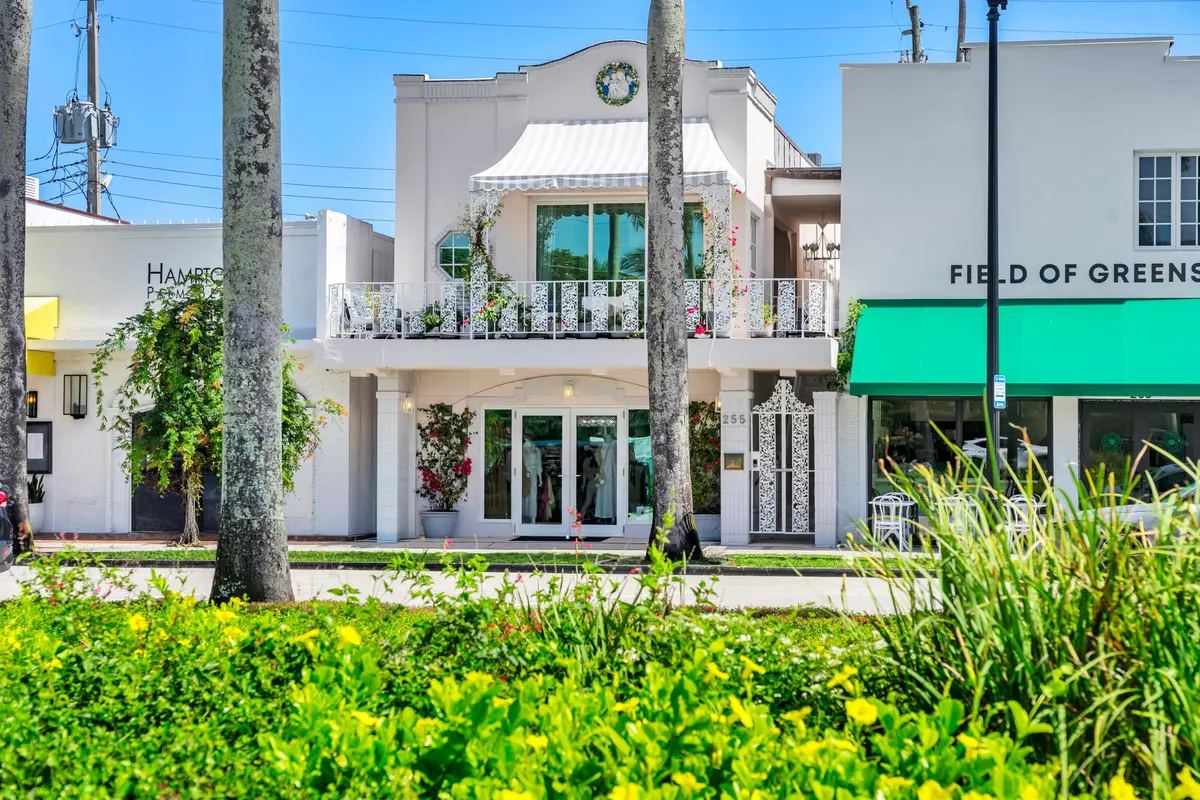 6-low-14 at 255 Royal Poinciana Way, Palm Beach
