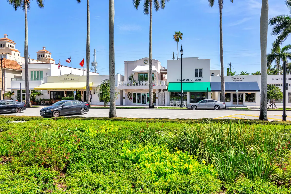 7-low-13 at 255 Royal Poinciana Way, Palm Beach