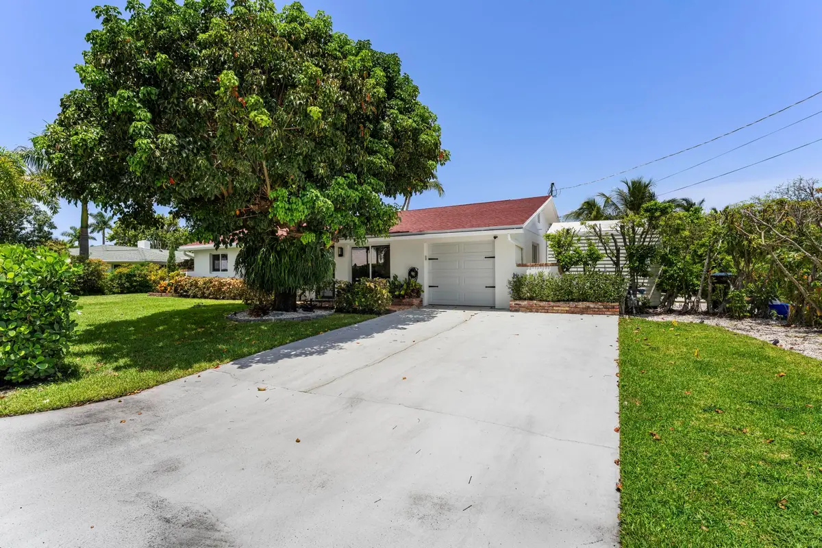 Front at 8416 Pine Tree Lane, Lake Clarke Shores